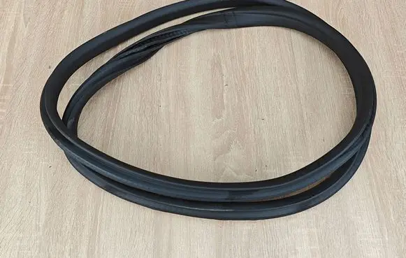 BMW 4 G22 G23 G24 G26 Rubber seal rear door 7482947