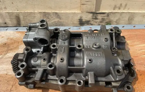 Seat Alhambra (Mk2) Oil pump 03L103537 03L115105D V135