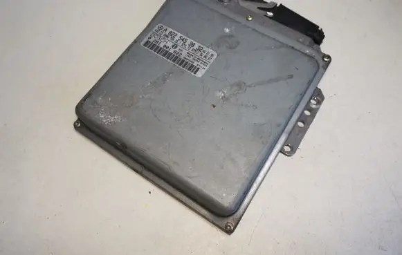 Mercedes-Benz C W202 Engine control unit/module A0225453832 0281001622