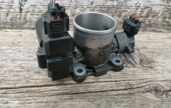 Toyota RAV 4 (XA30) Throttle valve 1923002010
