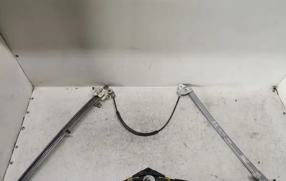 Fiat Ulysse Front window lifting mechanism without motor