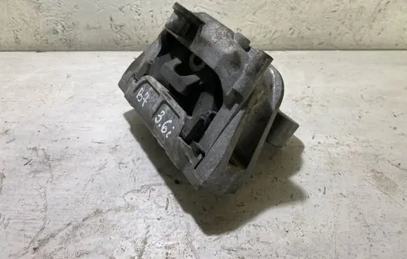 Volkswagen PASSAT B6 Engine mount bracket 1K0199262AR