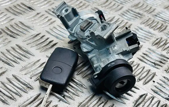 Volkswagen Golf Plus Ignition lock 1K0905865A 1K0905851B