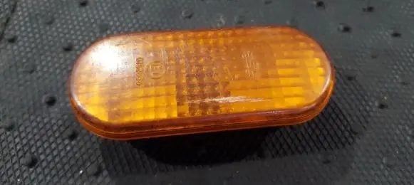 Front fender indicator light