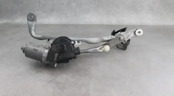 Toyota Yaris Front wiper linkage and motor 851100D200