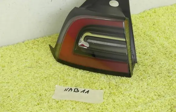 Tesla Model Y Rear/tail lights 150200300D