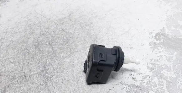 Volkswagen PASSAT B5.5 Headlight level adjustment motor 00787800