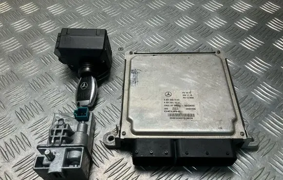 Mercedes-Benz C W204 Engine ECU kit and lock set A6519007401