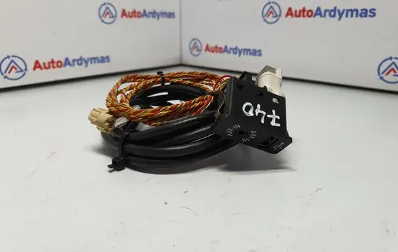 BMW X4 F26 USB socket connector 9266607 84109266607