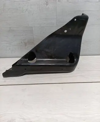 GMC Sierra 2500 Air filter cleaner box bracket assembly 22829066C