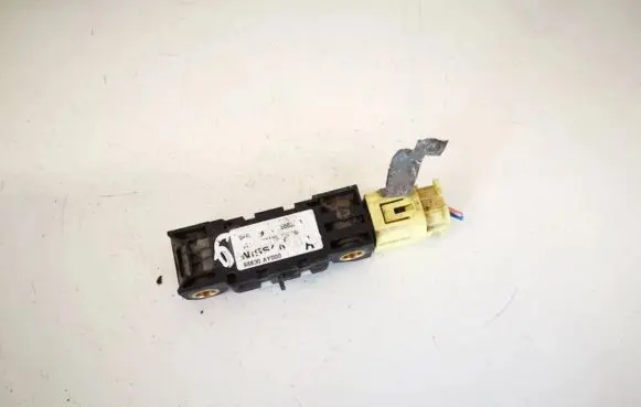 Nissan Primera Airbag deployment crash/impact sensor 98830ay000