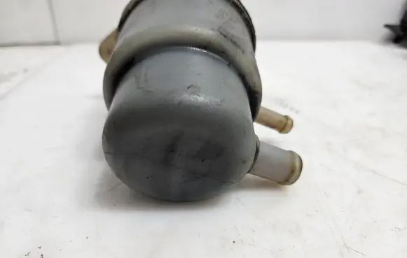 Mitsubishi Grandis Power steering fluid tank/reservoir