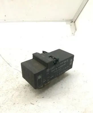 Volkswagen Golf IV Glow plug pre-heat relay 1J0919506Q