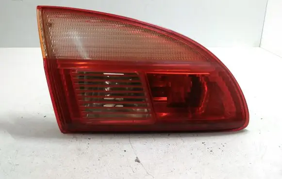 Toyota Avensis T220 Tailgate rear/tail lights 89022026