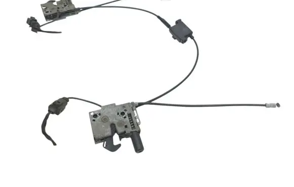 Engine bonnet/hood lock/catch