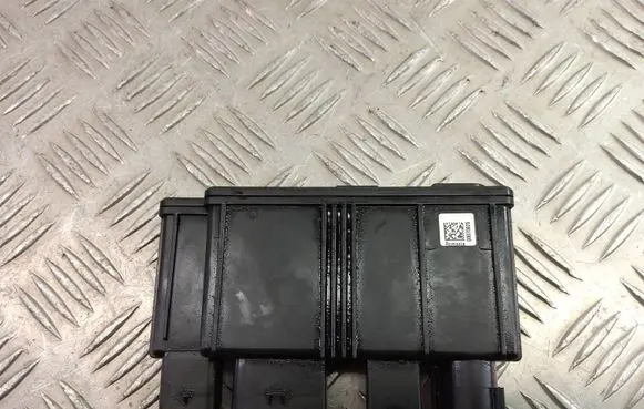 BMW X1 F48 F49 Power management control unit 8647841