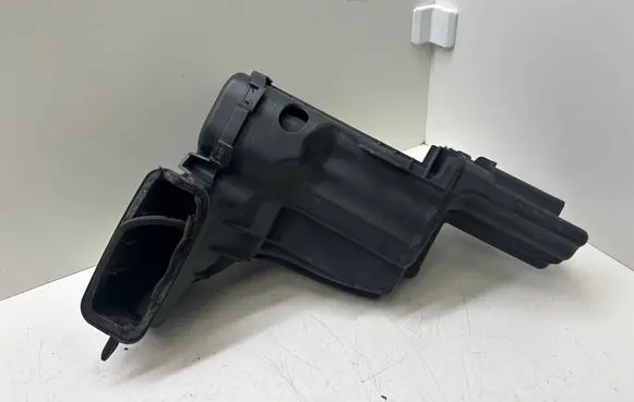 Peugeot 308 Intake resonator 9689014180