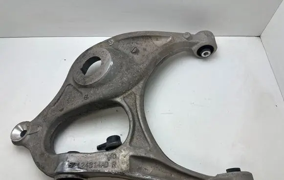 Dodge Durango III Rear upper control arm/wishbone 52124814AD