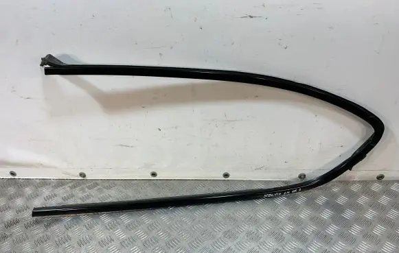 Alfa Romeo Stelvio Rear side glass trim 