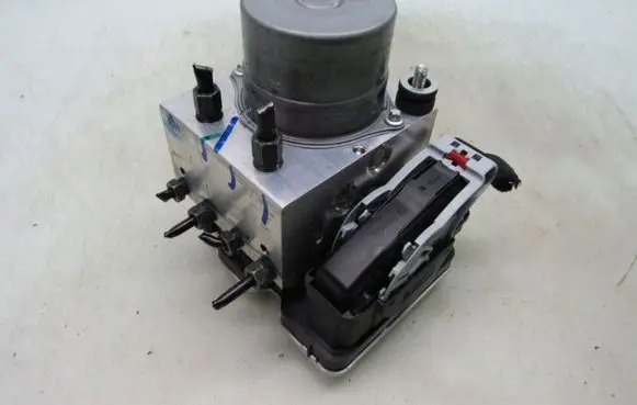 Nissan Qashqai J12 ABS Pump 0265956953 0265293582
