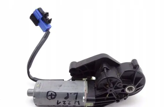 Mercedes-Benz S AMG W221 Seat adjustment motor 0390203206