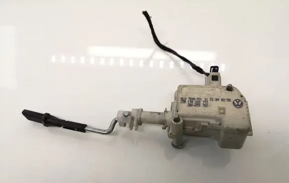 Fuel tank cap lock motor