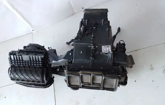 Mercedes-Benz GL X164 Interior heater climate box assembly housing A2518300960