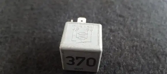 Audi A6 S6 C5 4B Other relay 8D0951253 V23134-J52-X300