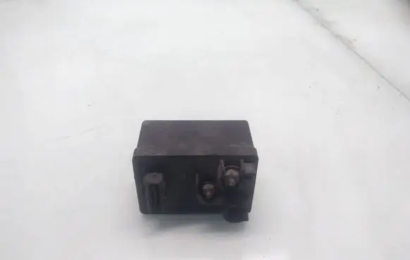 Peugeot 406 Glow plug pre-heat relay 0281003005