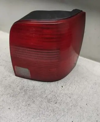 Volkswagen PASSAT B5 Rear/tail lights