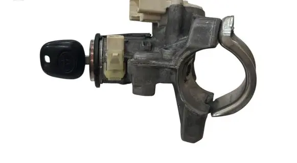 Toyota Auris 150 Ignition lock 450200204