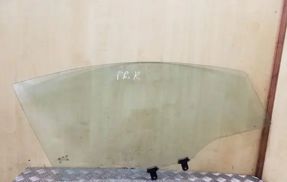 KIA Rio Front door window glass four-door