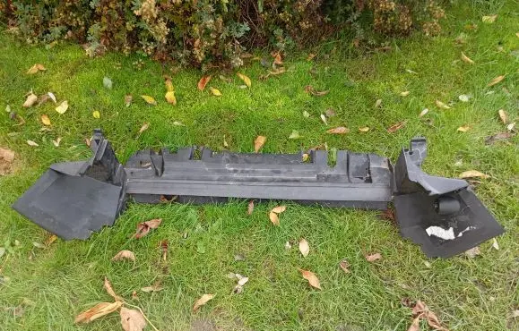 Mercedes-Benz CLS C218 X218 Radiator trim A2185050330