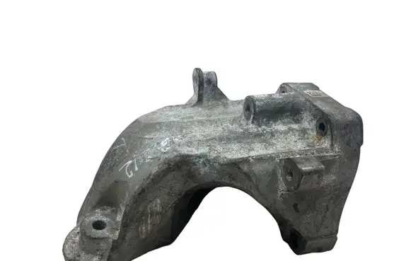 Mercedes-Benz E W212 Engine mounting bracket A6512230004
