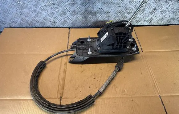 Volkswagen PASSAT B7 Gear shifter/selector 3C1713025S