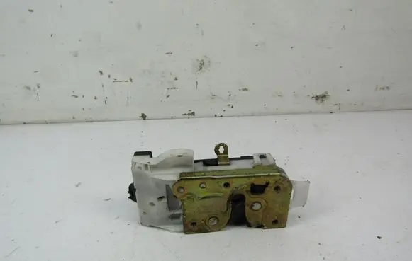 Ford Mondeo Mk III Rear door lock 