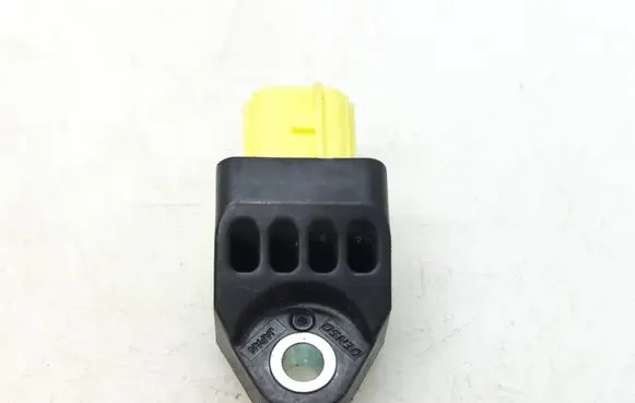 Toyota Yaris Airbag deployment crash/impact sensor 8983102140 4257B0BMB
