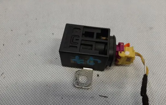 Audi Q7 4L Battery relay fuse 4F0915519