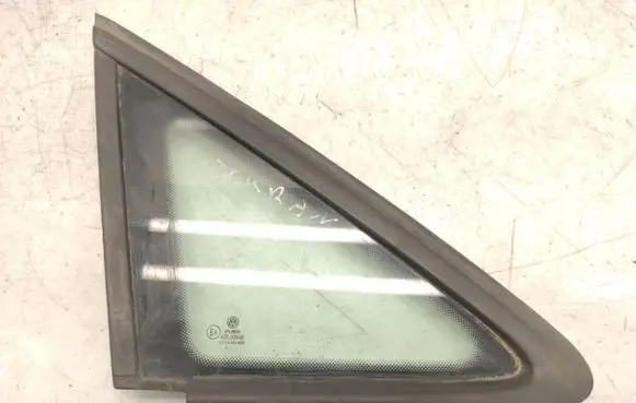Volkswagen Touran I Front triangle window/glass 1T0845412 43R00048 M68