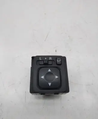 Mitsubishi Outlander Wing mirror switch 6042V54