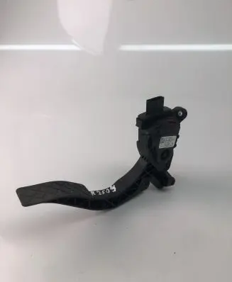 Audi A4 S4 B8 8K Accelerator throttle pedal bracket 8K1723523A