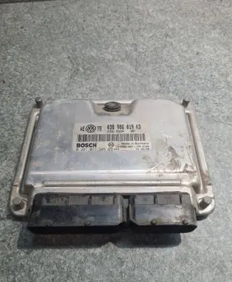 Volkswagen PASSAT B5 Engine control unit/module 038906019KD 1039S01966 0281011205