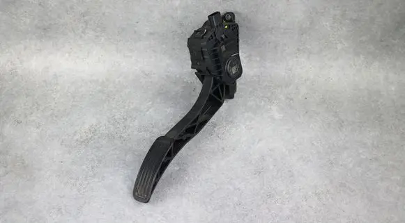 Ford Fusion II Accelerator throttle pedal DG9C9F836AB DG9C9F836