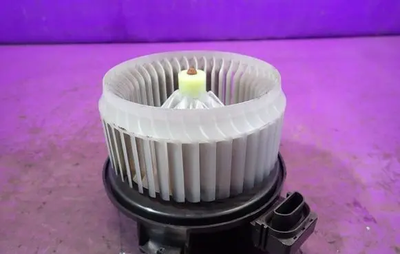 Toyota Yaris Heater fan/blower 