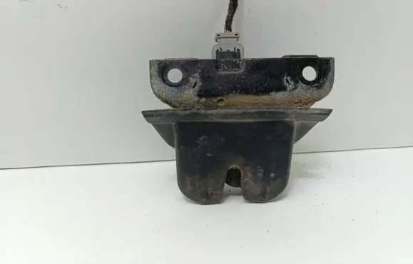 Audi A6 S6 C5 4B Tailgate/trunk/boot lock/catch/latch 