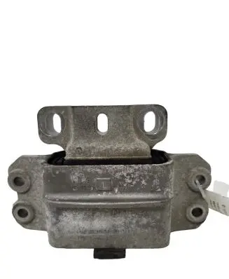 Engine mount bracket