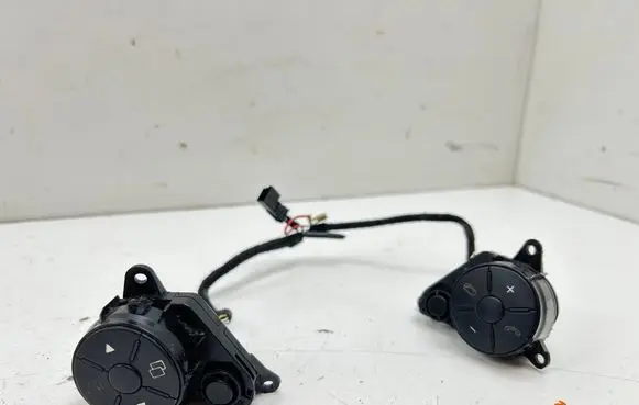 Mercedes-Benz Sprinter W906 Steering wheel buttons/switches 9069051900