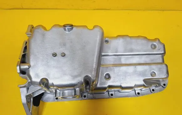 Opel Zafira B Oil sump R90400212