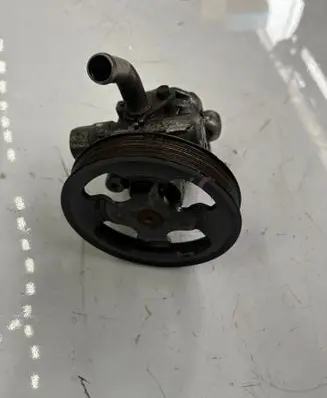 Mitsubishi L200 Power steering pump 7418BC