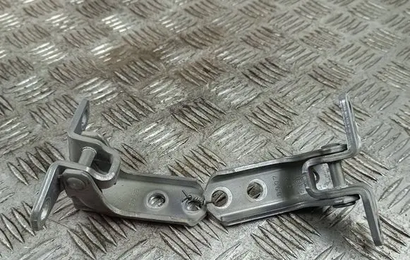 Mitsubishi Outlander Front door hinge set 